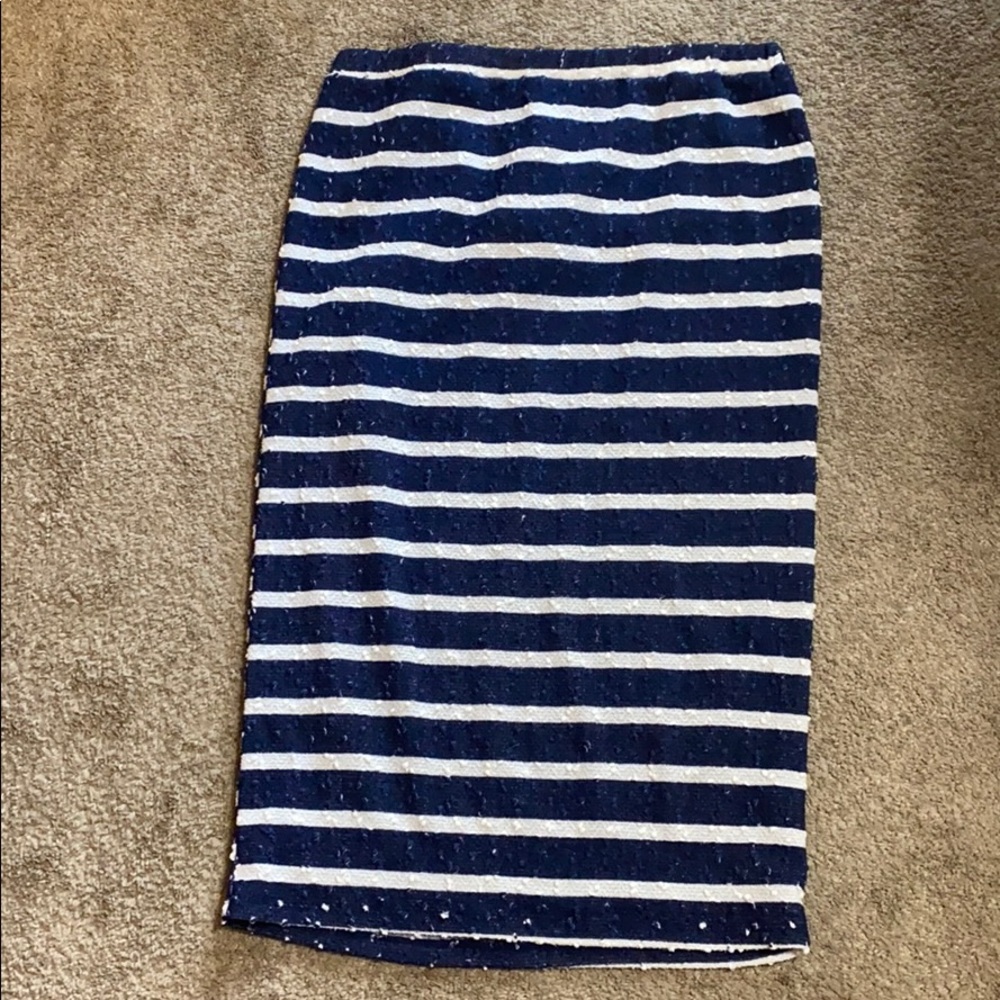 Nuggles 31” navy and white skirt